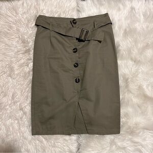 Green skirt with buttons
